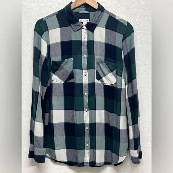WOMEN’S - Merona Plaid Flannel Button Up Shirt - XL - Picture 1 of 10